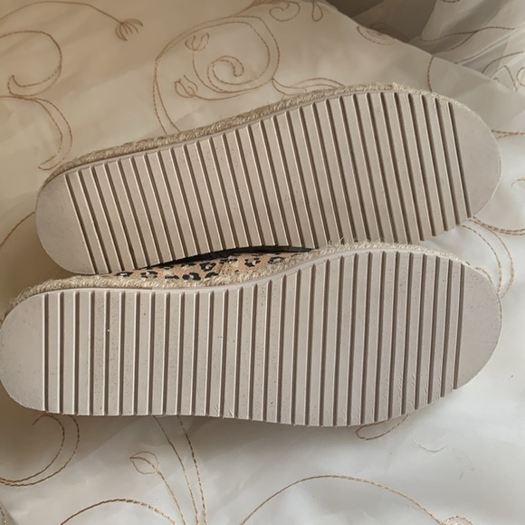 TOMS  Alpargate Rope Platform Cheetah Espadrille Size 6 1/2 - Picture 7 of 7